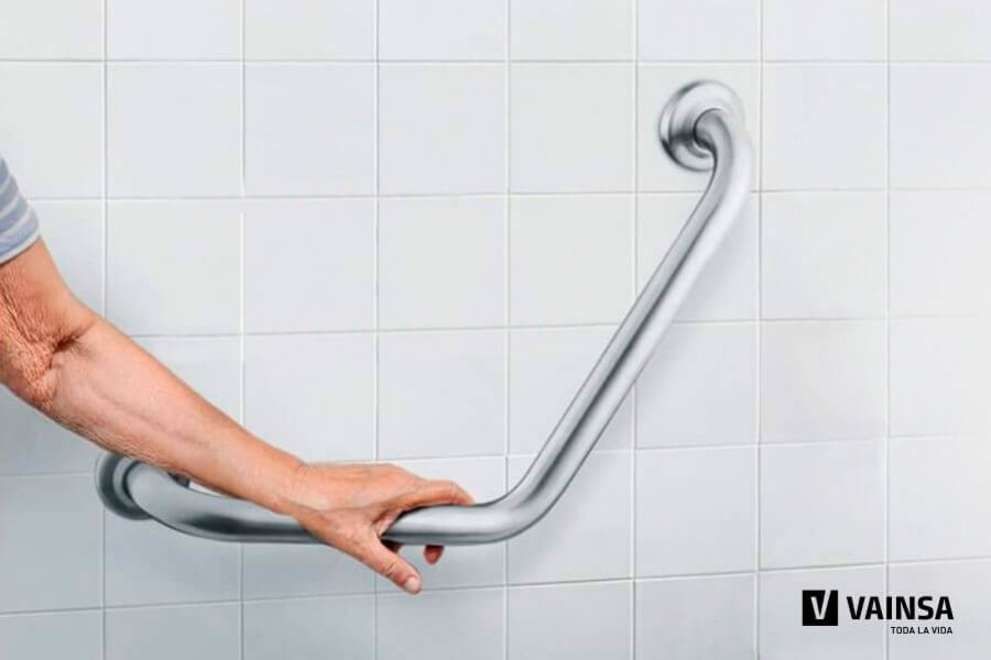 Beneficios de utilizar barras de seguridad para el baño | Vainsa Innova